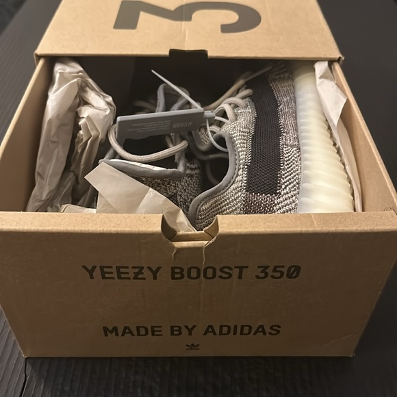 Yeezy Boost 350 V2 Zyon - Picture 3 of 7